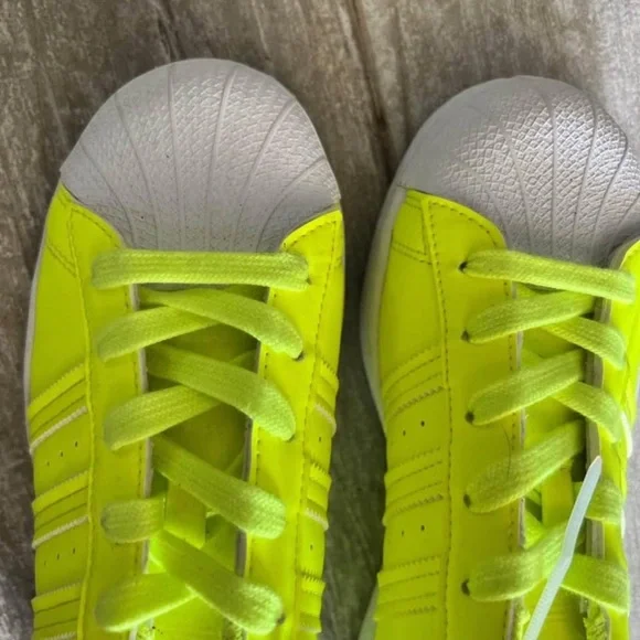 Adidas Superstar J women’s size 8 - Picture 3 of 8